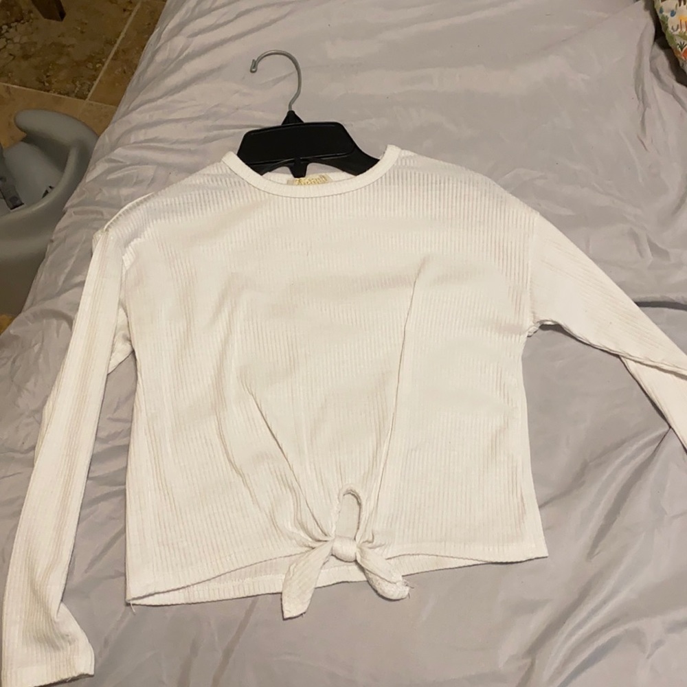 White long sleeve crop top